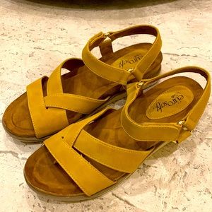 Sofft comfy sandals